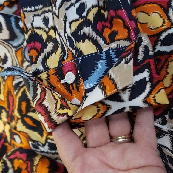 Chico's size 1 brightly colored button down shirt.  F39 - Picture 8 of 9